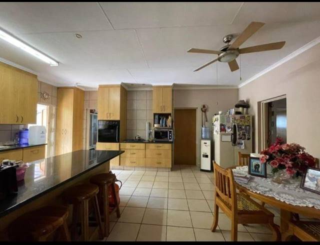 5 BEDROOM HOUSE FOR SALE IN KAMEELDORINGPARK